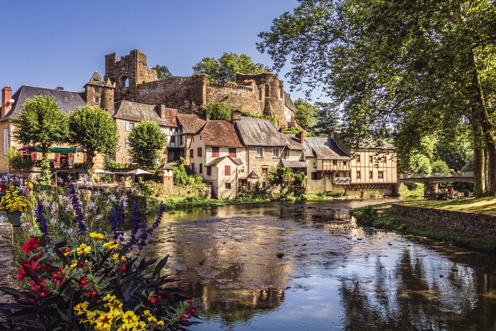 Ségur-le-Château : Visite guidée du village et ...