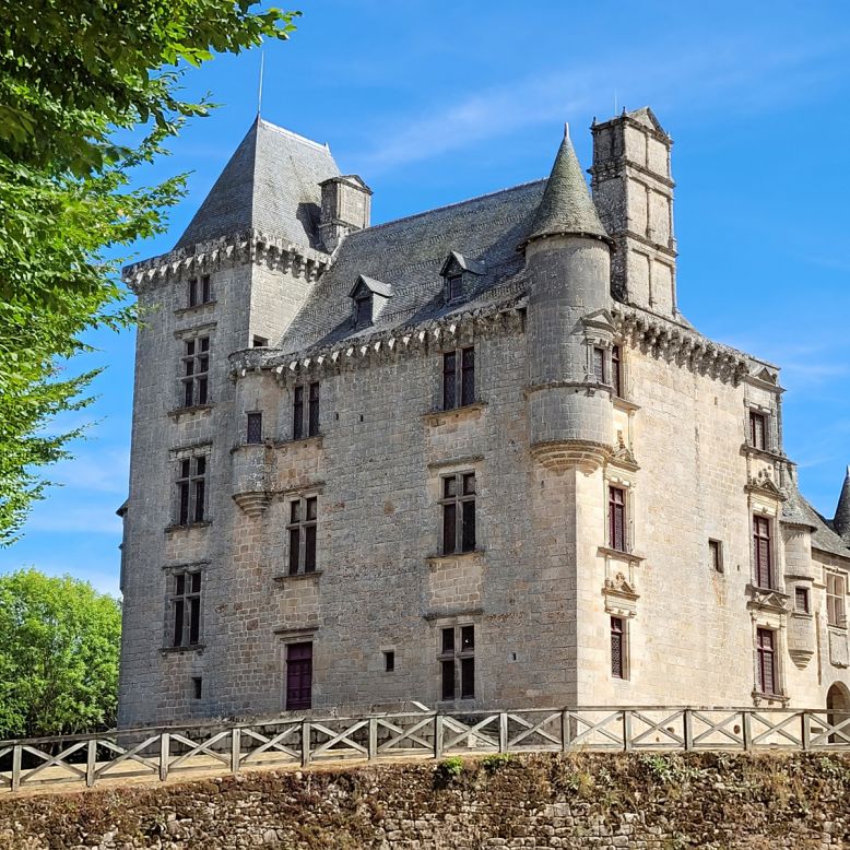 Sédières Castle