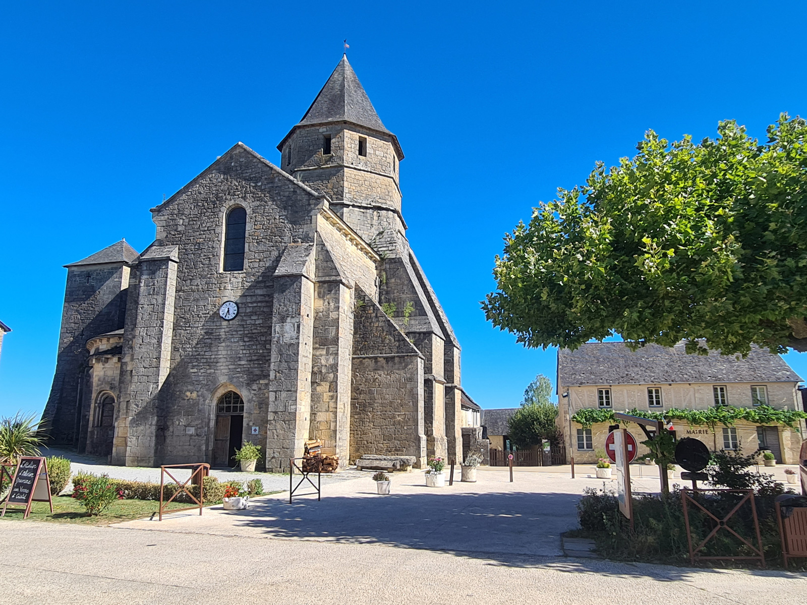 Visite du Village de Saint-Robert, l’un des pl ...